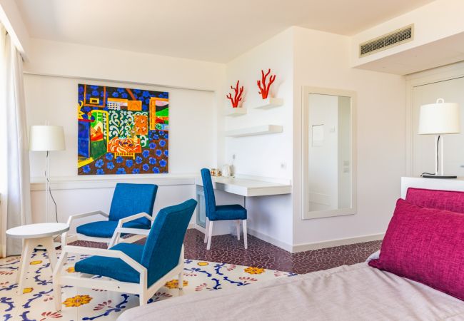Villa in Sorrento - AMORE RENTALS- Villa Sacco with Private Swimming Pools, Sea View, Ideal for a Luxury Holiday Villa in Sorrento - AMORE RENTALS- Villa Sacco with Private Swimming Pools, Sea View, Ideal for a Luxury Holiday