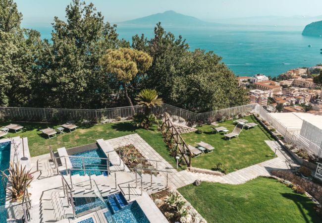 Villa in Sorrento - AMORE RENTALS- Villa Sacco with Private Swimming Pools, Sea View, Ideal for a Luxury Holiday