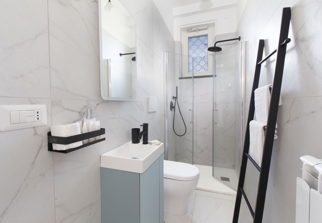 Villa in Sorrento - AMORE RENTALS - Villa Tittina with Shared Pool and Sea View