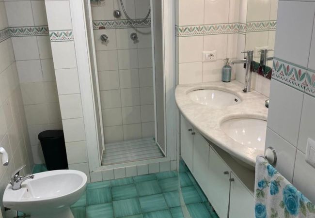 House in Positano - AMORE RENTALS - Casa Laura with Sea View Terrace House in Positano - AMORE RENTALS - Casa Laura with Sea View Terrace
