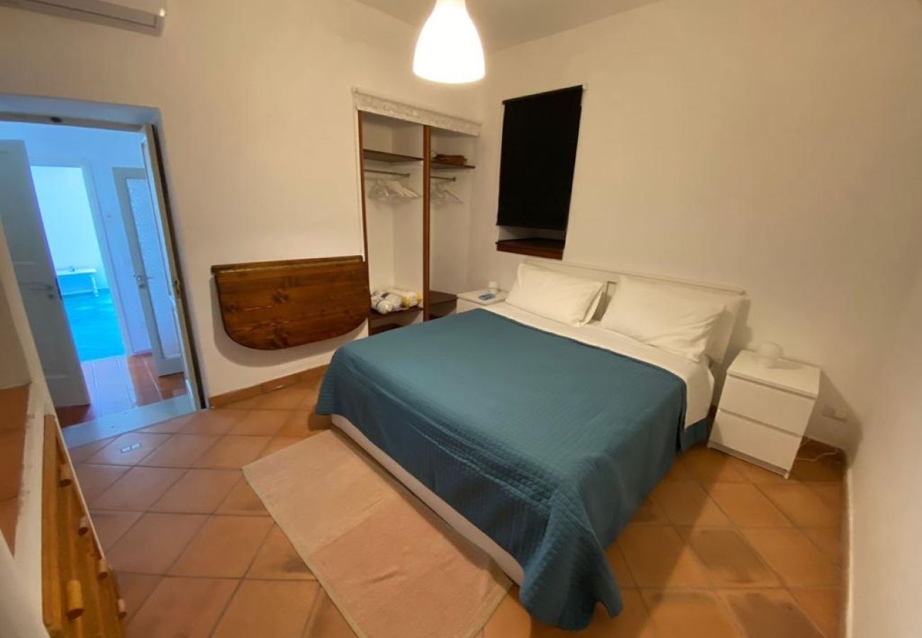 House in Positano - AMORE RENTALS - Casa Laura with Sea View Terrace