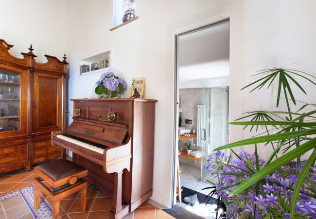 House in Sorrento - AMORE RENTALS - Casa I Giardini di Sorrento with Swimming Pool, Sauna, Sea View