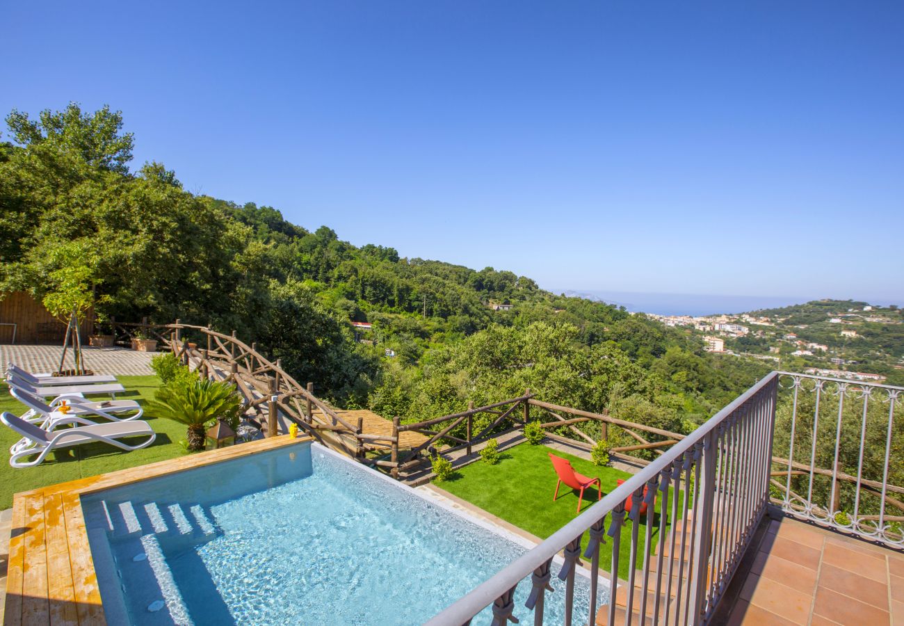 House in Sorrento - AMORE RENTALS - Casa I Giardini di Sorrento with Swimming Pool, Sauna, Sea View