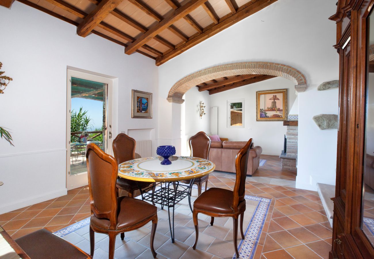 House in Sorrento - AMORE RENTALS - Casa I Giardini di Sorrento with Swimming Pool, Sauna, Sea View