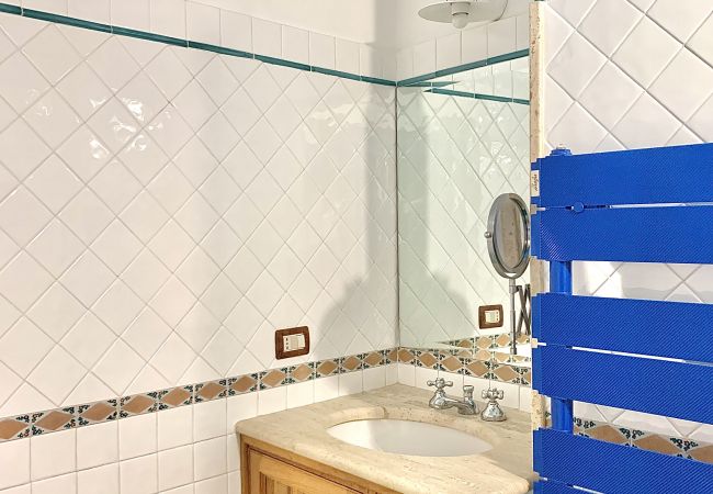 House in Positano - AMORE RENTALS - Casa Vira with Sea View, a Few Steps Away from the Beach House in Positano - AMORE RENTALS - Casa Vira with Sea View, a Few Steps Away from the Beach
