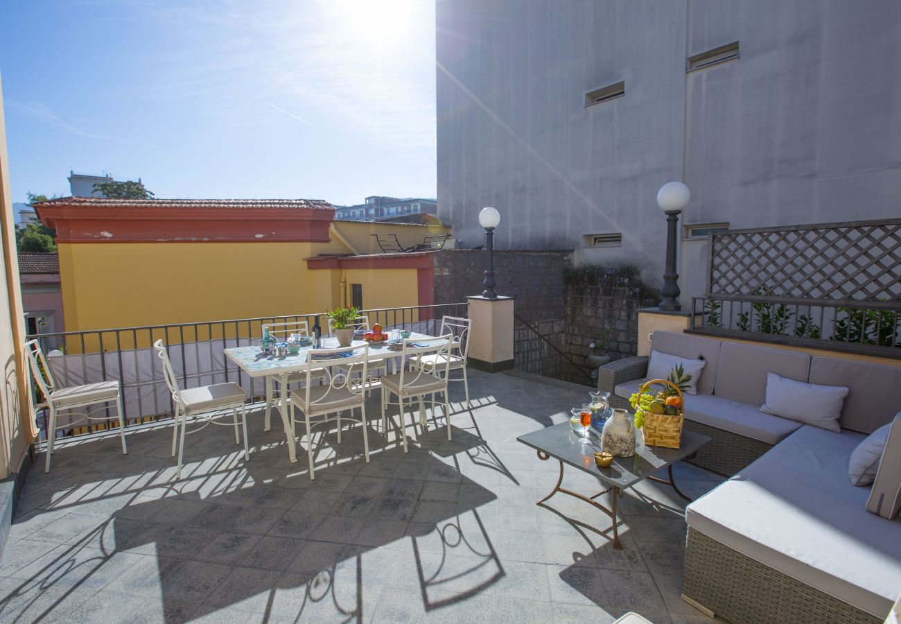 Apartment in Sorrento - AMORE RENTALS - Apartment Terrazza Tasso with Private Garden, External Private Hot Tub in Piazza Tasso