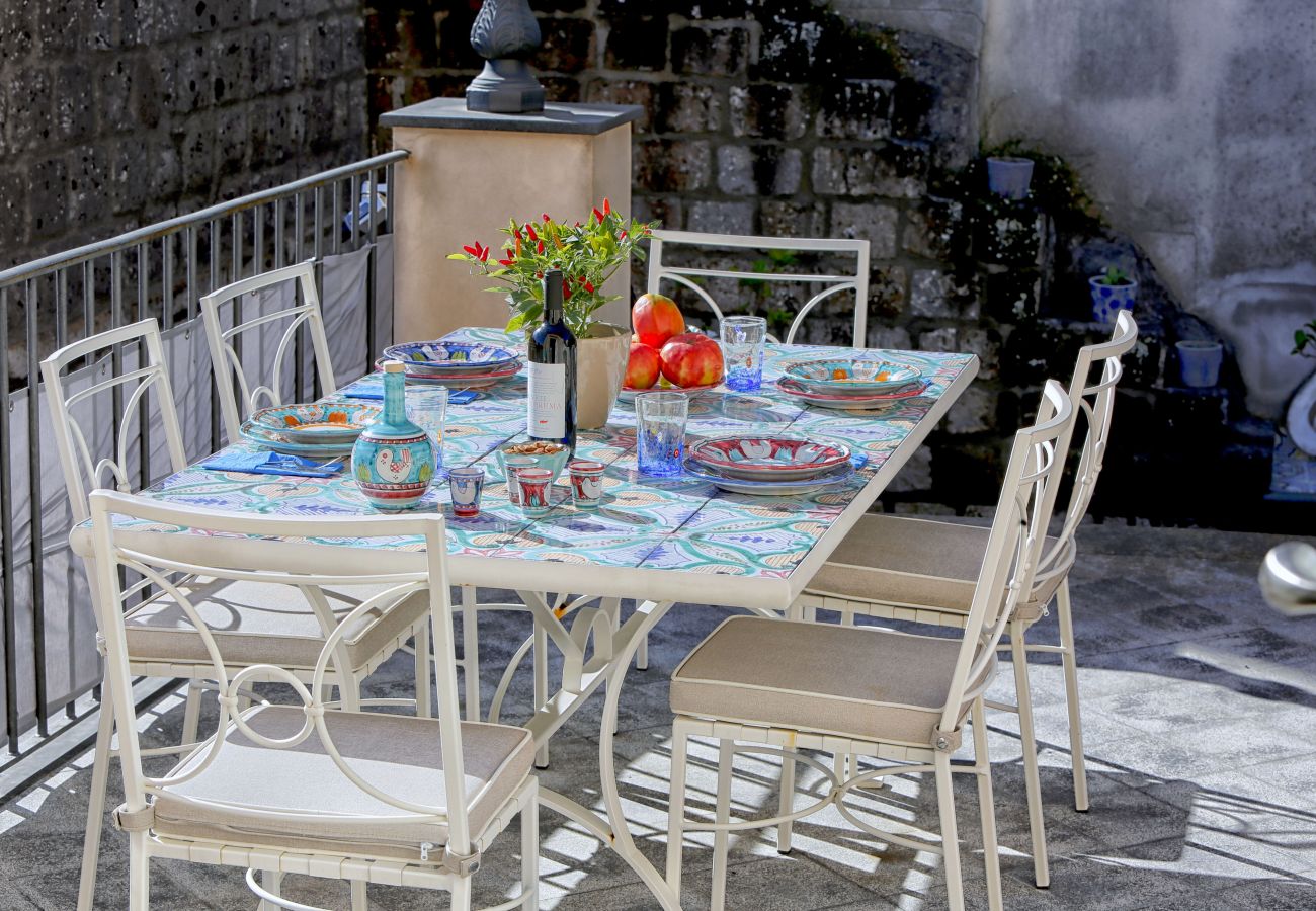 Apartment in Sorrento - AMORE RENTALS - Apartment Terrazza Tasso with Private Garden, External Private Hot Tub in Piazza Tasso