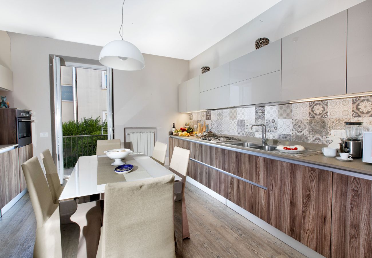 Apartment in Sorrento - AMORE RENTALS - Apartment Terrazza Tasso with Private Garden, External Private Hot Tub in Piazza Tasso
