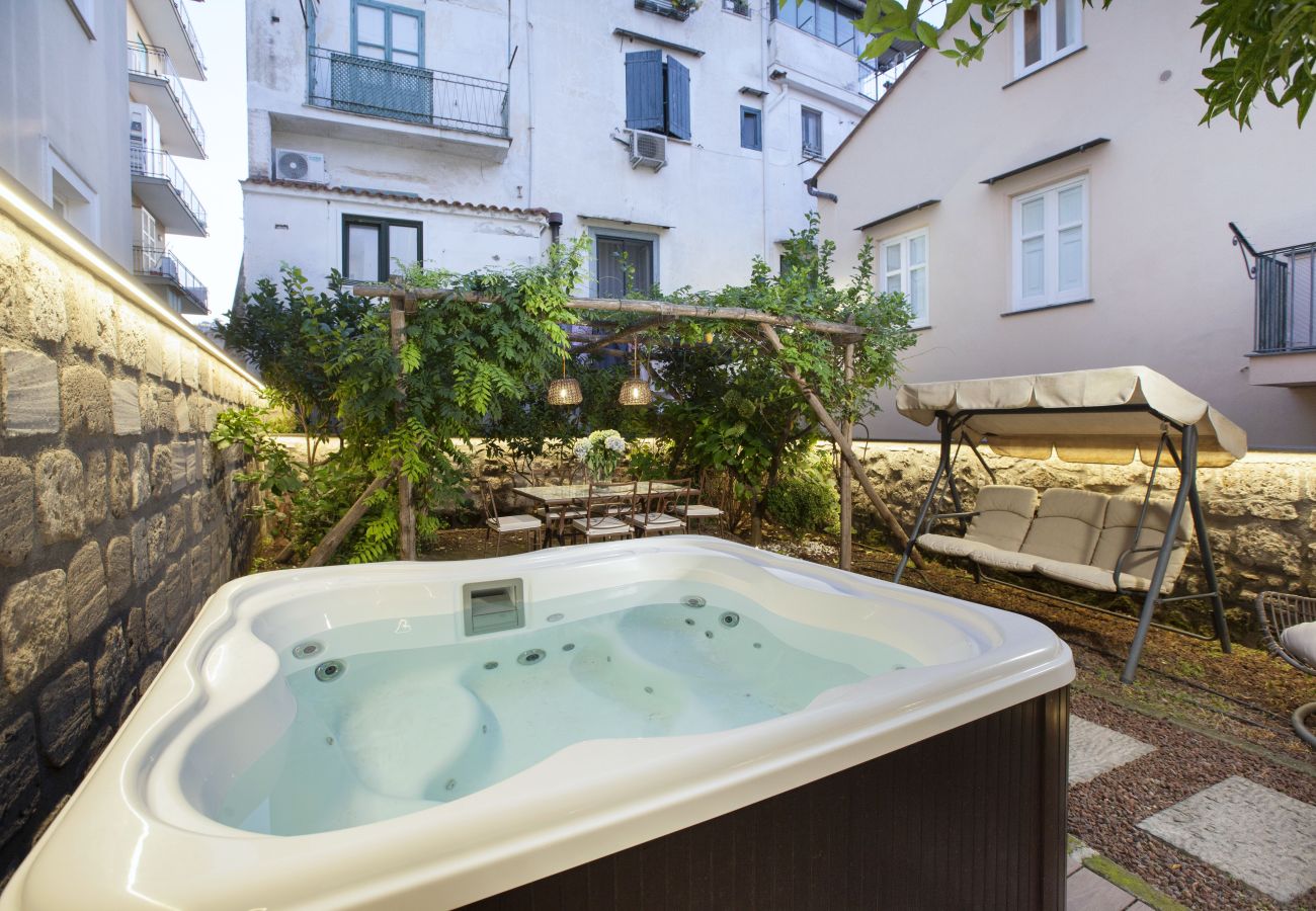 Apartment in Sorrento - AMORE RENTALS - Apartment Terrazza Tasso with Private Garden, External Private Hot Tub in Piazza Tasso