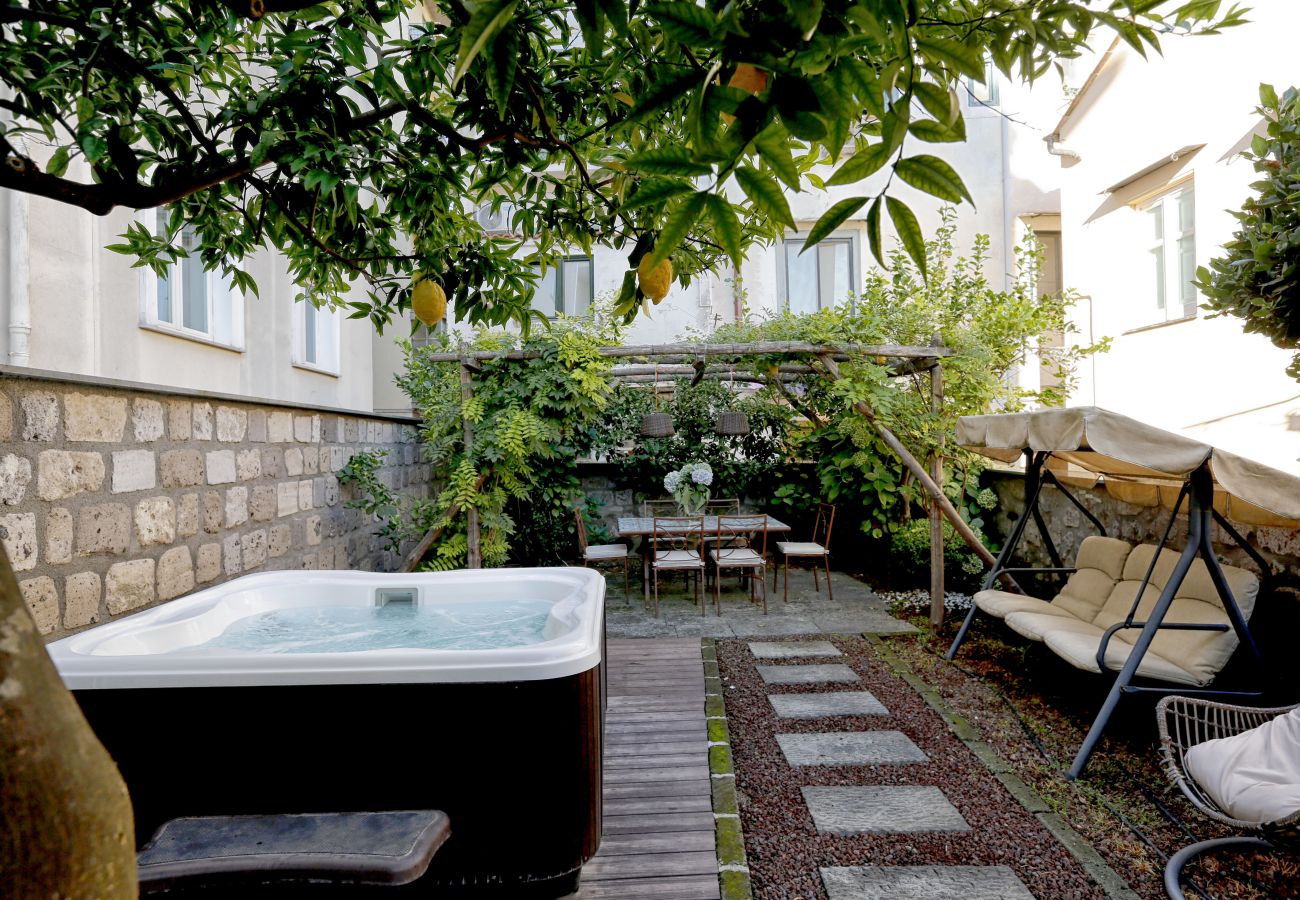 Apartment in Sorrento - AMORE RENTALS - Apartment Terrazza Tasso with Private Garden, External Private Hot Tub in Piazza Tasso