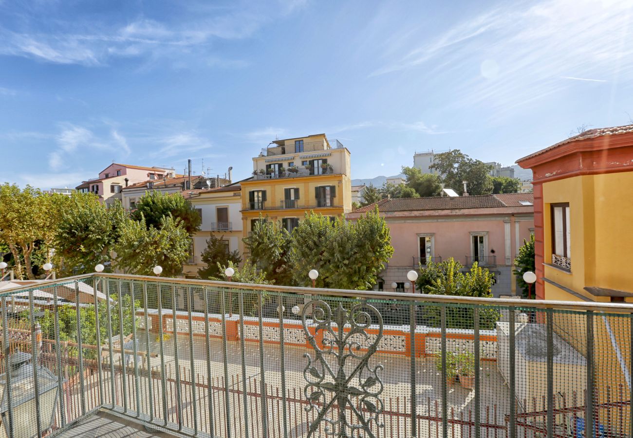 Apartment in Sorrento - AMORE RENTALS - Apartment Terrazza Tasso with Private Garden, External Private Hot Tub in Piazza Tasso