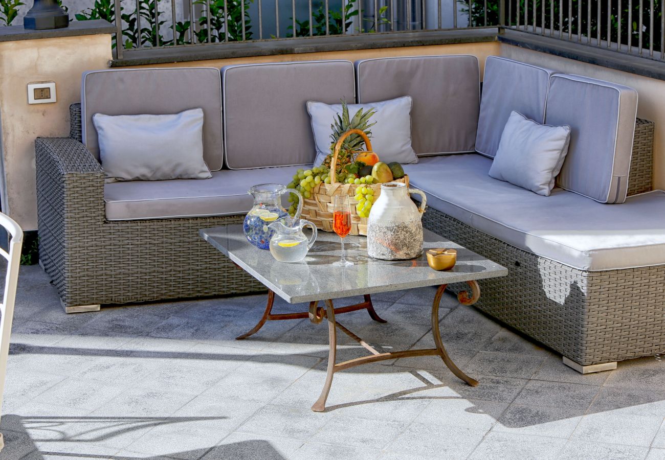 Apartment in Sorrento - AMORE RENTALS - Apartment Terrazza Tasso with Private Garden, External Private Hot Tub in Piazza Tasso