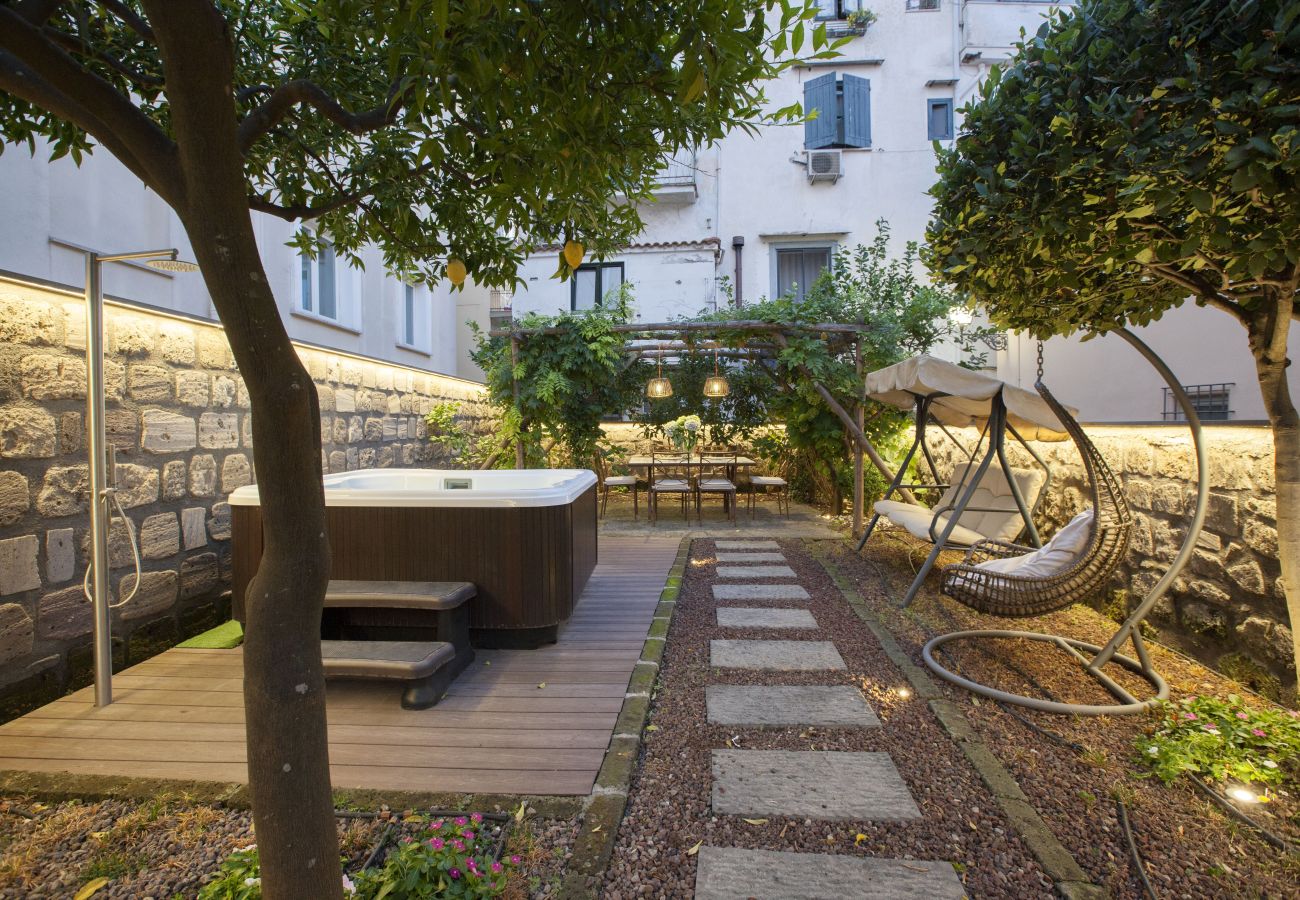 Apartment in Sorrento - AMORE RENTALS - Apartment Terrazza Tasso with Private Garden, External Private Hot Tub in Piazza Tasso