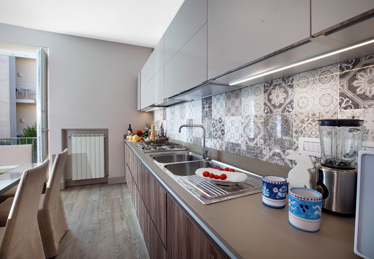 Apartment in Sorrento - AMORE RENTALS - Apartment Terrazza Tasso with Private Garden, External Private Hot Tub in Piazza Tasso