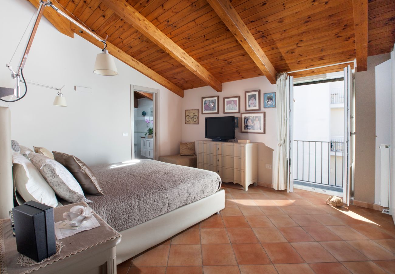 Apartment in Sorrento - AMORE RENTALS - Apartment Terrazza Tasso with Private Garden, External Private Hot Tub in Piazza Tasso