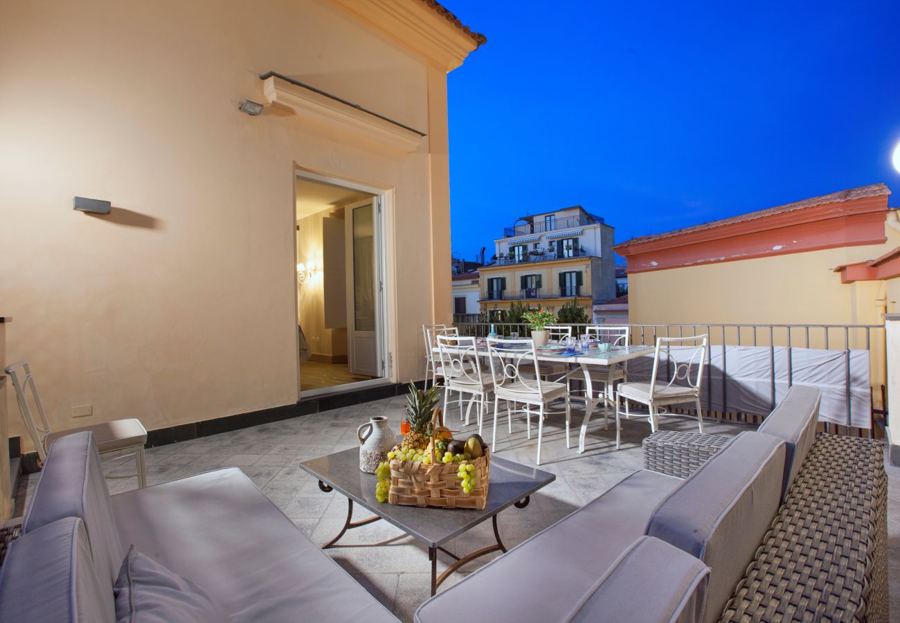 Apartment in Sorrento - AMORE RENTALS - Apartment Terrazza Tasso with Private Garden, External Private Hot Tub in Piazza Tasso