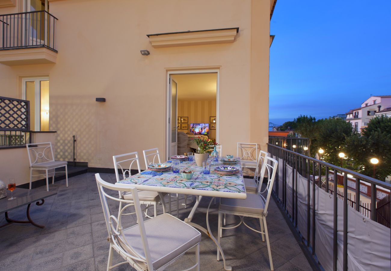 Apartment in Sorrento - AMORE RENTALS - Apartment Terrazza Tasso with Private Garden, External Private Hot Tub in Piazza Tasso
