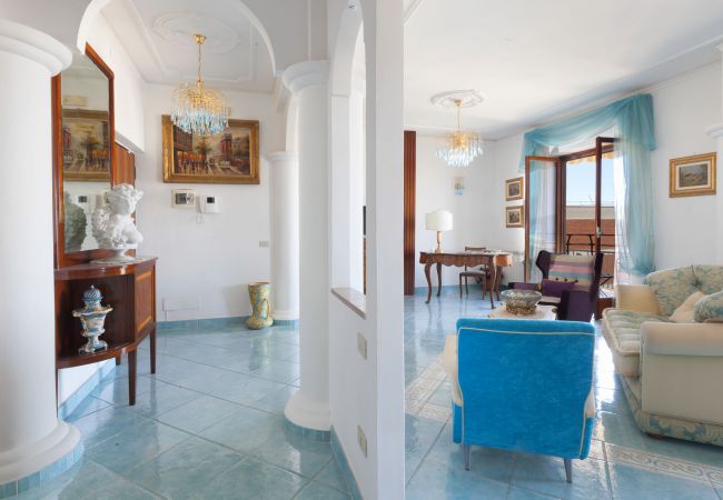 Apartment in Sorrento - AMORE RENTALS - Appartamento Cielomare with Sea View and Balcony Apartment in Sorrento - AMORE RENTALS - Appartamento Cielomare with Sea View and Balcony