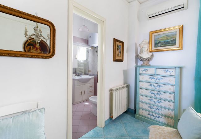 Apartment in Sorrento - AMORE RENTALS - Appartamento Cielomare with Sea View and Balcony Apartment in Sorrento - AMORE RENTALS - Appartamento Cielomare with Sea View and Balcony