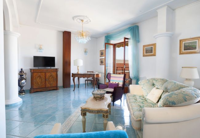 Apartment in Sorrento - AMORE RENTALS - Appartamento Cielomare with Sea View and Balcony Apartment in Sorrento - AMORE RENTALS - Appartamento Cielomare with Sea View and Balcony
