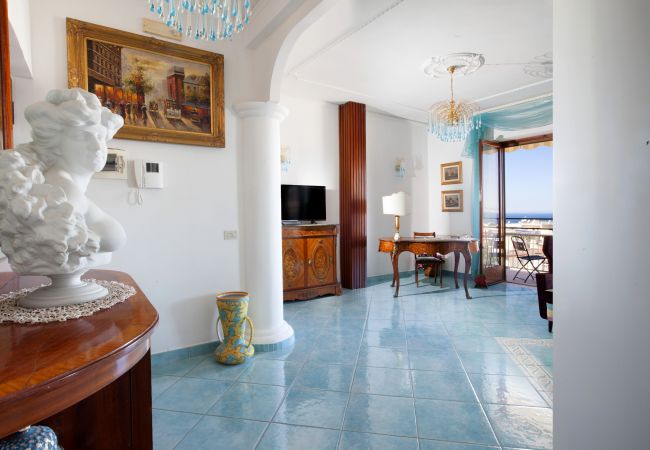 Apartment in Sorrento - AMORE RENTALS - Appartamento Cielomare with Sea View and Balcony Apartment in Sorrento - AMORE RENTALS - Appartamento Cielomare with Sea View and Balcony