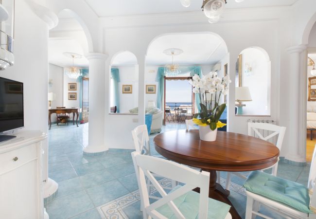 Apartment in Sorrento - AMORE RENTALS - Appartamento Cielomare with Sea View and Balcony Apartment in Sorrento - AMORE RENTALS - Appartamento Cielomare with Sea View and Balcony