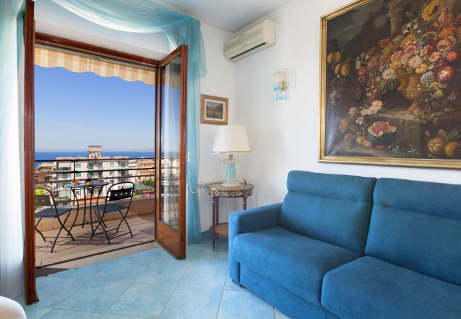 Apartment in Sorrento - AMORE RENTALS - Appartamento Cielomare with Sea View and Balcony Apartment in Sorrento - AMORE RENTALS - Appartamento Cielomare with Sea View and Balcony