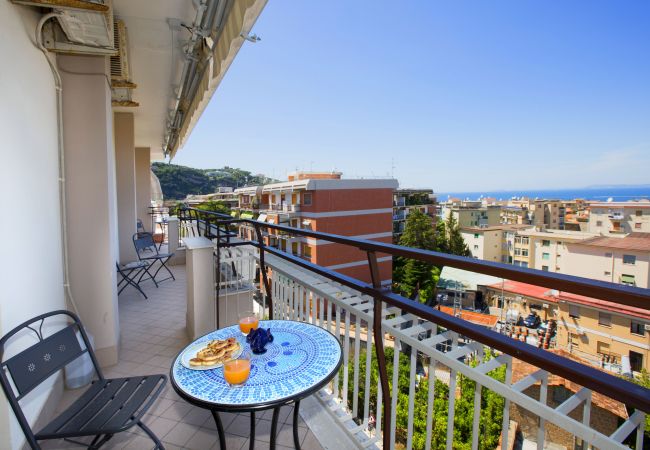 Apartment in Sorrento - AMORE RENTALS - Appartamento Cielomare with Sea View and Balcony Apartment in Sorrento - AMORE RENTALS - Appartamento Cielomare with Sea View and Balcony