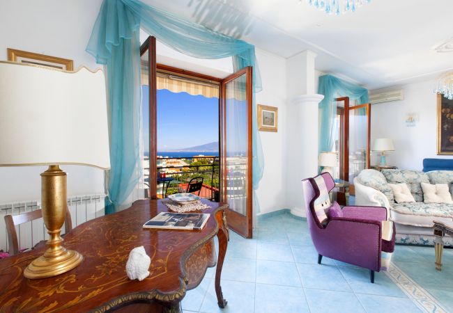 Apartment in Sorrento - AMORE RENTALS - Appartamento Cielomare with Sea View and Balcony Apartment in Sorrento - AMORE RENTALS - Appartamento Cielomare with Sea View and Balcony