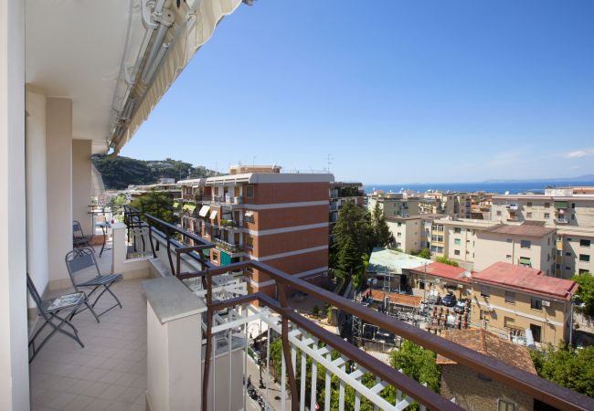 Apartment in Sorrento - AMORE RENTALS - Appartamento Cielomare with Sea View and Balcony Apartment in Sorrento - AMORE RENTALS - Appartamento Cielomare with Sea View and Balcony