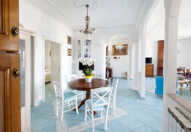 Apartment in Sorrento - AMORE RENTALS - Appartamento Cielomare with Sea View and Balcony Apartment in Sorrento - AMORE RENTALS - Appartamento Cielomare with Sea View and Balcony