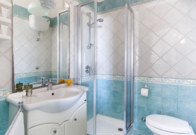 Apartment in Sorrento - AMORE RENTALS - Appartamento Cielomare with Sea View and Balcony Apartment in Sorrento - AMORE RENTALS - Appartamento Cielomare with Sea View and Balcony