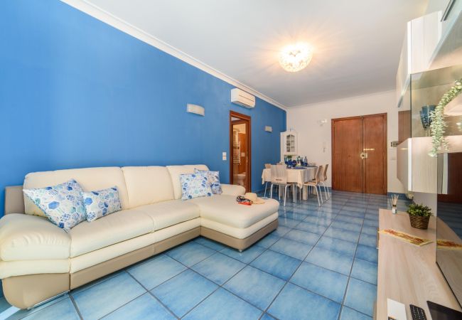Apartment in Sorrento - AMORE RENTALS - Appartamento Sally with Terrace and Partial Sea View Apartment in Sorrento - AMORE RENTALS - Appartamento Sally with Terrace and Partial Sea View