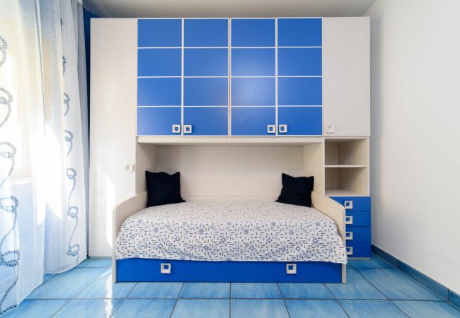 Apartment in Sorrento - AMORE RENTALS - Appartamento Sally with Terrace and Partial Sea View Apartment in Sorrento - AMORE RENTALS - Appartamento Sally with Terrace and Partial Sea View