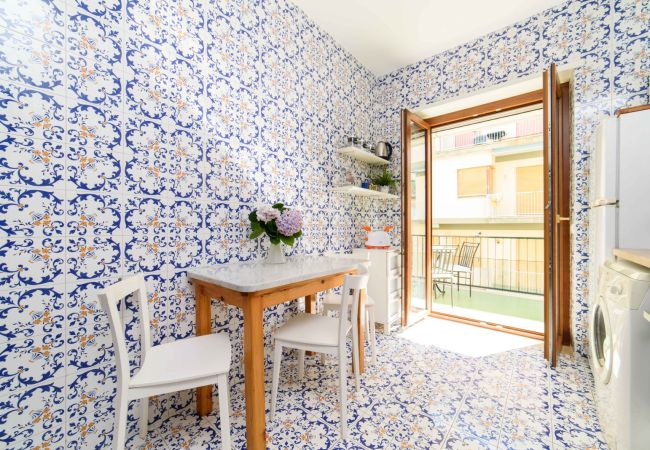 Apartment in Sorrento - AMORE RENTALS - Appartamento Sally with Terrace and Partial Sea View Apartment in Sorrento - AMORE RENTALS - Appartamento Sally with Terrace and Partial Sea View