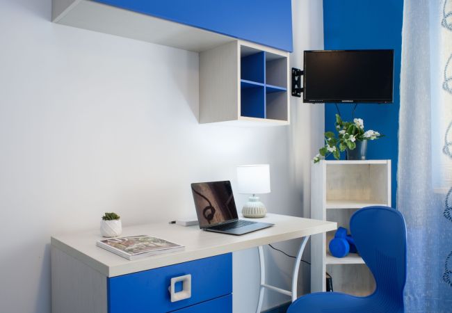 Apartment in Sorrento - AMORE RENTALS - Appartamento Sally with Terrace and Partial Sea View Apartment in Sorrento - AMORE RENTALS - Appartamento Sally with Terrace and Partial Sea View