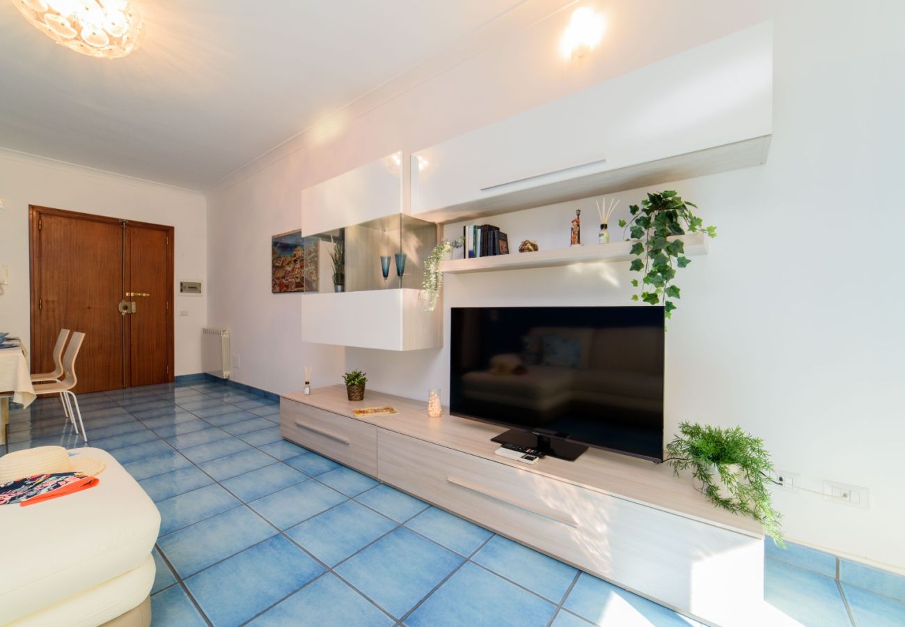 Apartment in Sorrento - AMORE RENTALS - Appartamento Sally with Terrace and Partial Sea View