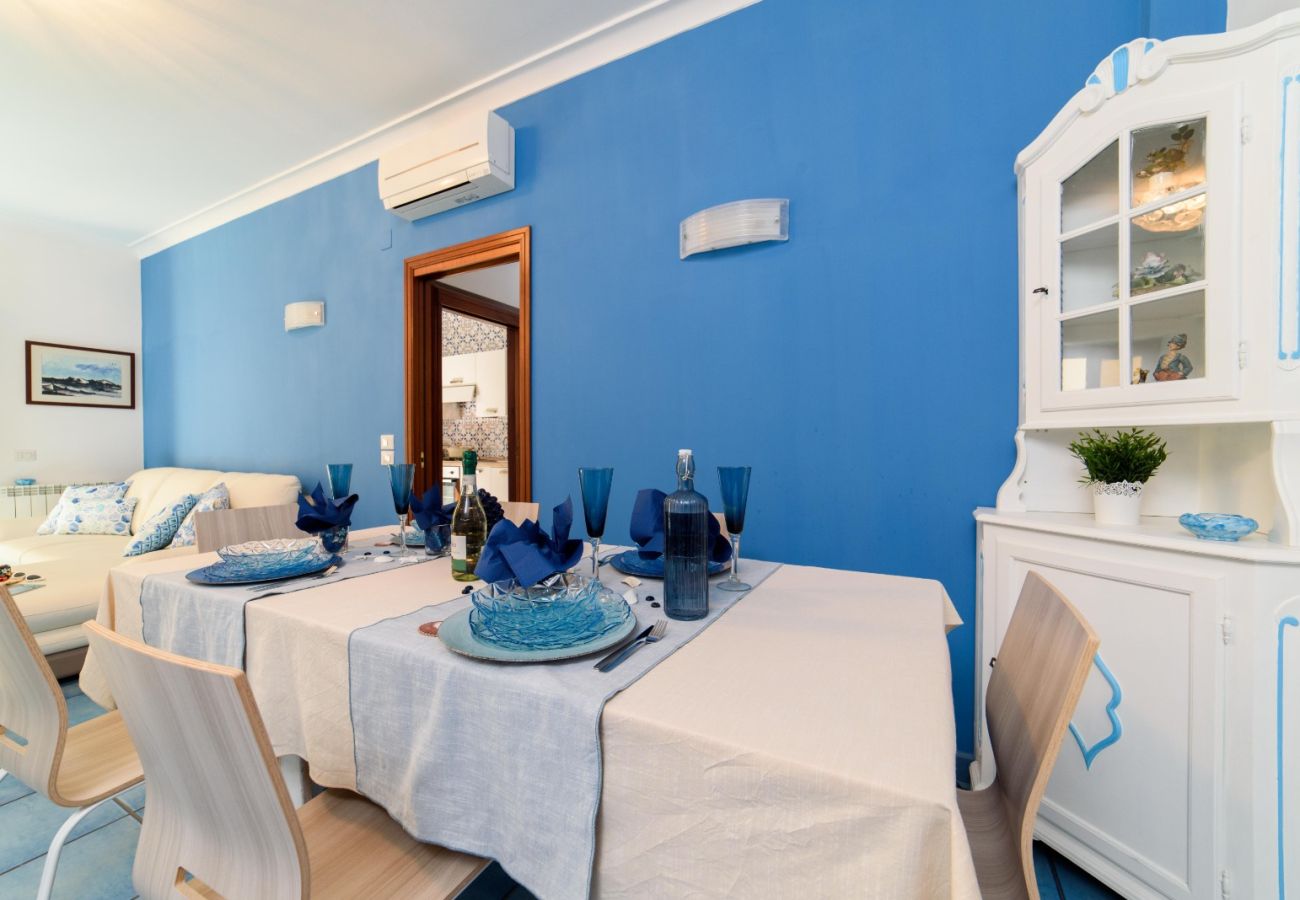 Apartment in Sorrento - AMORE RENTALS - Appartamento Sally with Terrace and Partial Sea View