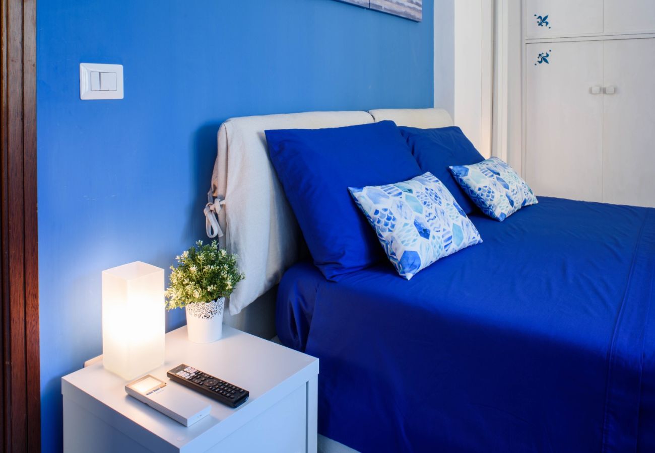 Apartment in Sorrento - AMORE RENTALS - Appartamento Sally with Terrace and Partial Sea View