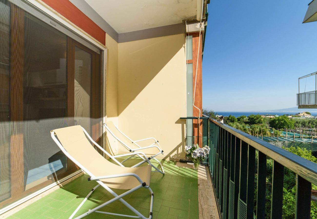 Apartment in Sorrento - AMORE RENTALS - Appartamento Sally with Terrace and Partial Sea View