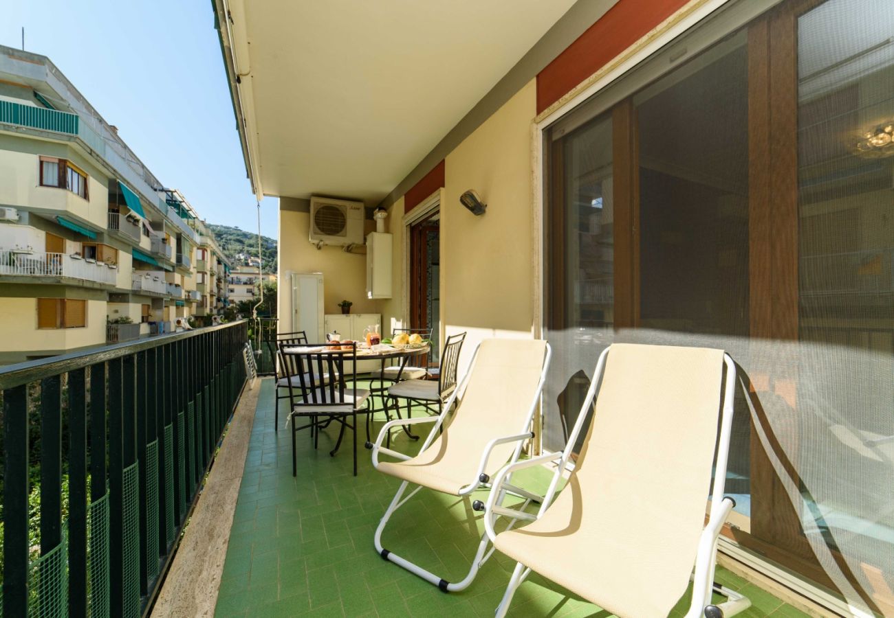 Apartment in Sorrento - AMORE RENTALS - Appartamento Sally with Terrace and Partial Sea View