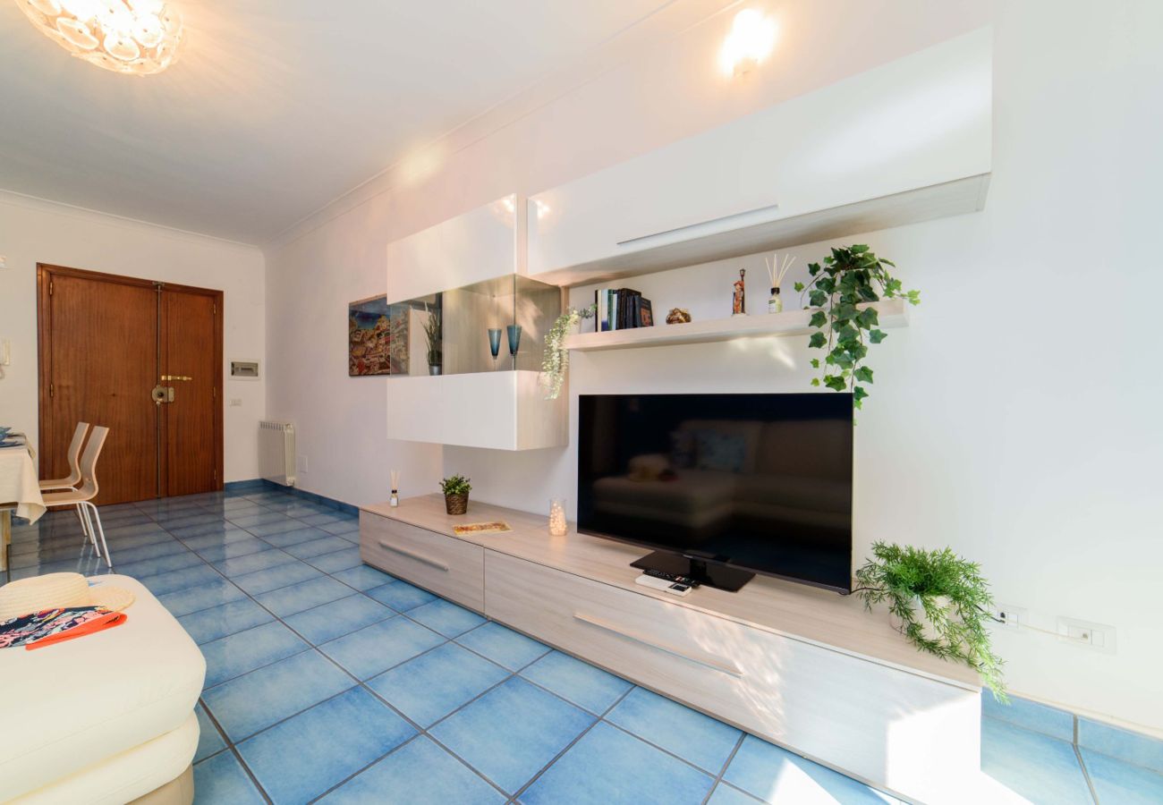 Apartment in Sorrento - AMORE RENTALS - Appartamento Sally with Terrace and Partial Sea View