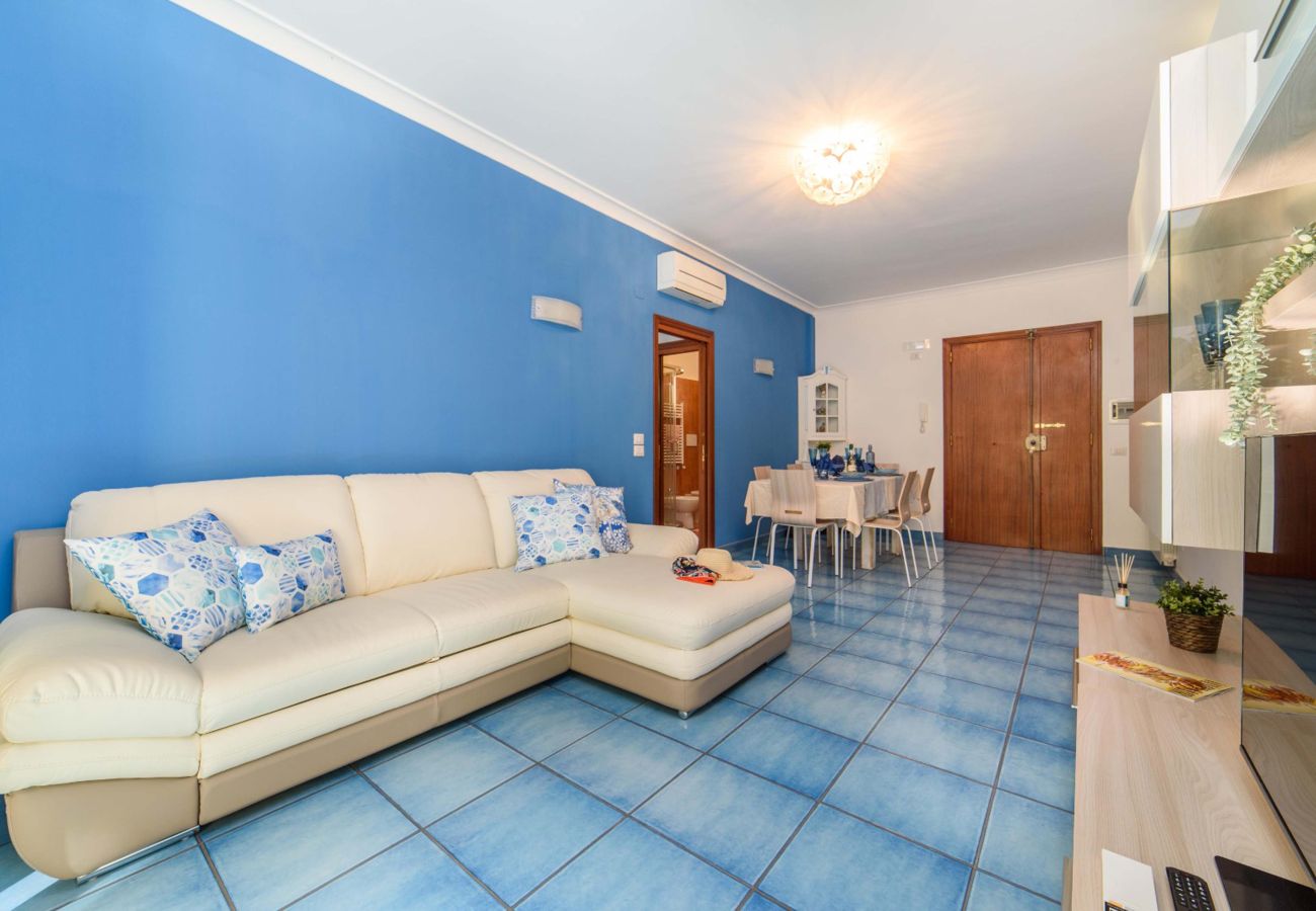 Apartment in Sorrento - AMORE RENTALS - Appartamento Sally with Terrace and Partial Sea View