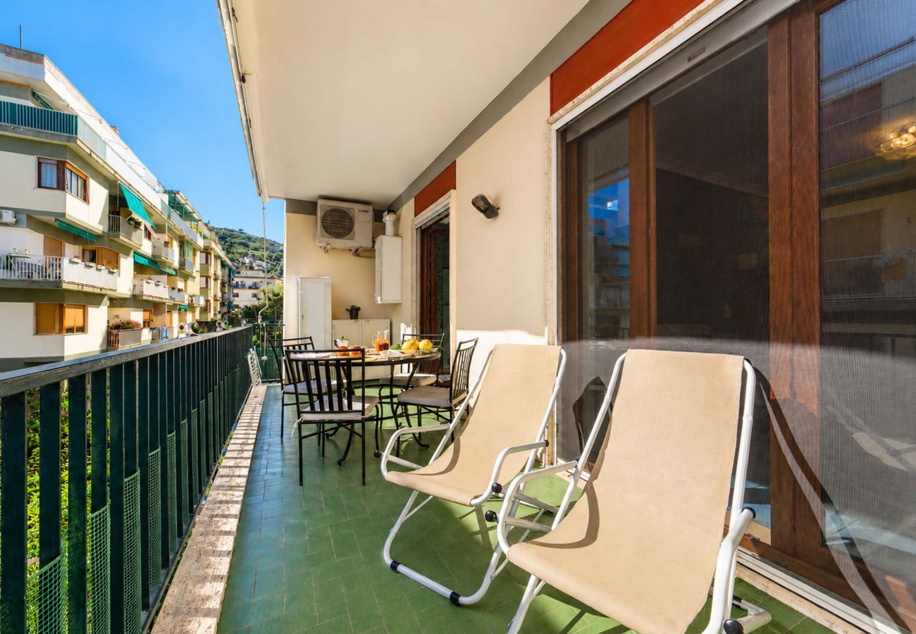 Apartment in Sorrento - AMORE RENTALS - Appartamento Sally with Terrace and Partial Sea View