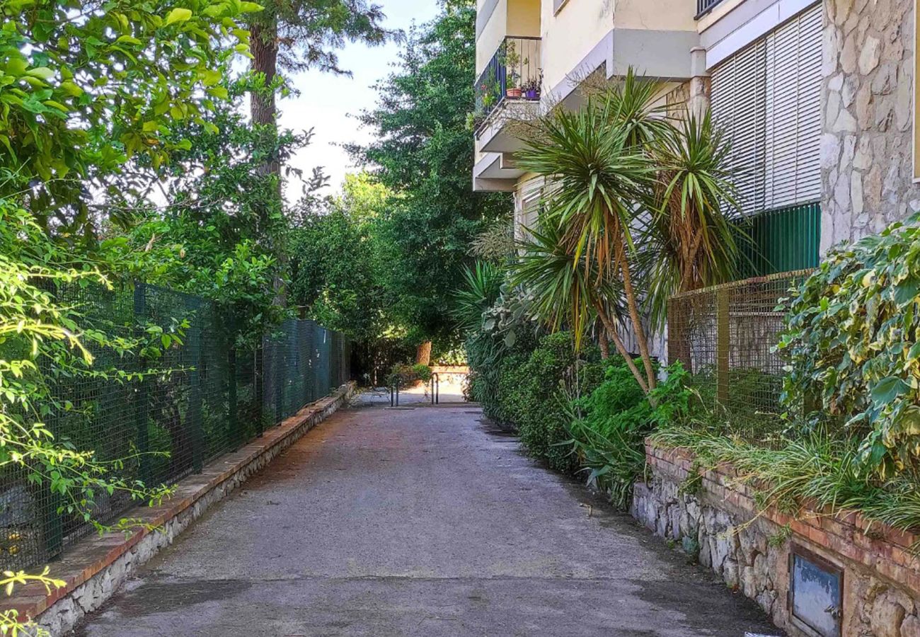 Apartment in Sorrento - AMORE RENTALS - Appartamento Sally with Terrace and Partial Sea View