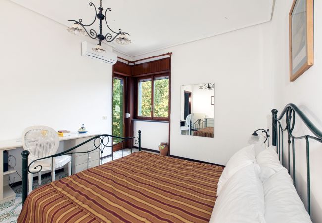 Apartment in Sorrento - AMORE RENTALS - Appartamento Annarita with Balcony and Air Conditioning
