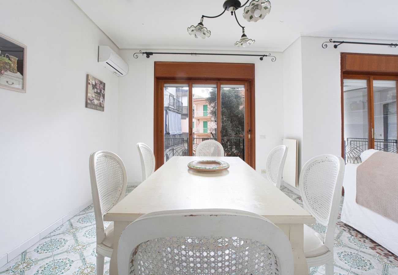 Apartment in Sorrento - AMORE RENTALS - Appartamento Annarita with Balcony and Air Conditioning