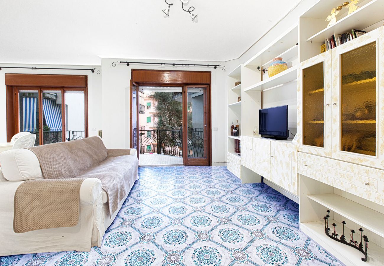 Apartment in Sorrento - AMORE RENTALS - Appartamento Annarita with Balcony and Air Conditioning