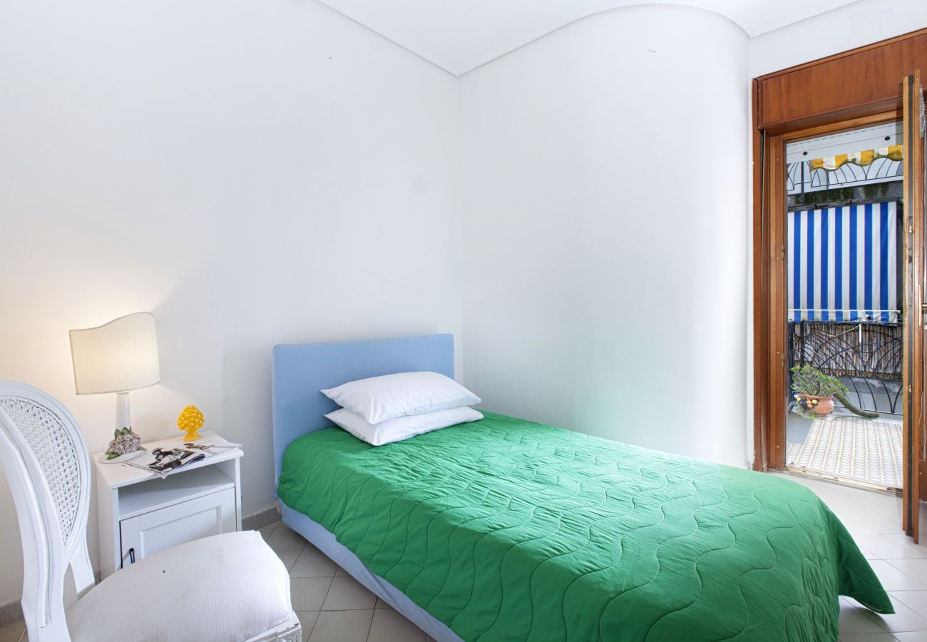Apartment in Sorrento - AMORE RENTALS - Appartamento Annarita with Balcony and Air Conditioning