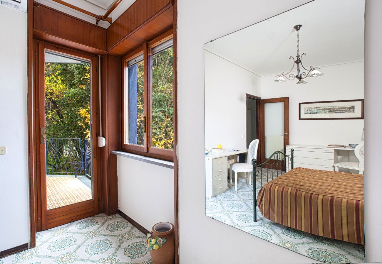 Apartment in Sorrento - AMORE RENTALS - Appartamento Annarita with Balcony and Air Conditioning